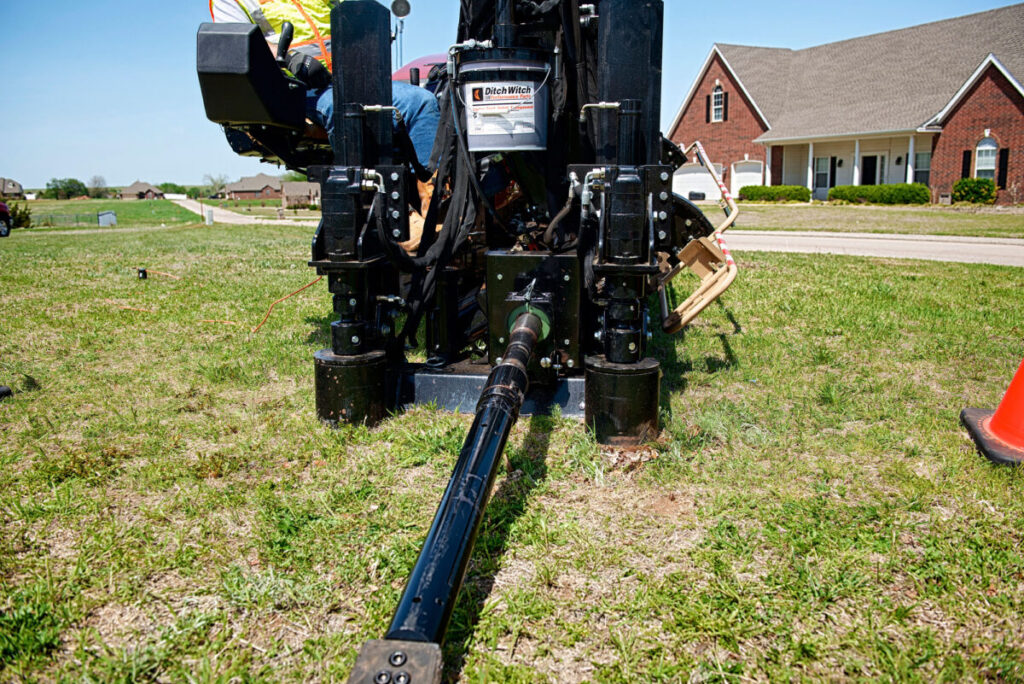 Rear drill assembly and hydraulic components on a Ditch Witch JT20 directional drill